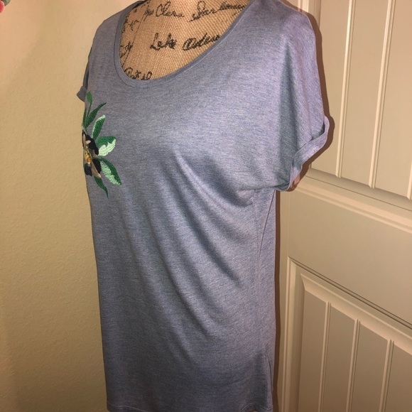 Hannah Embroidered Floral Tee - Picture 5 of 9